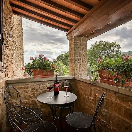 Sleeps 4 Pool Wifi Apartment *