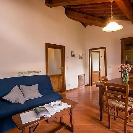Sleeps 4 Pool Wifi Sant'enea